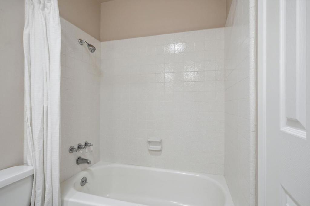 6572 Hidden Creek Drive Property Photo 20