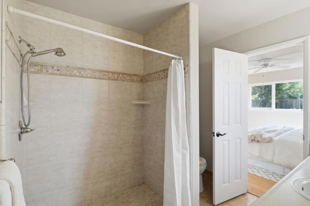 6572 Hidden Creek Drive Property Photo 24