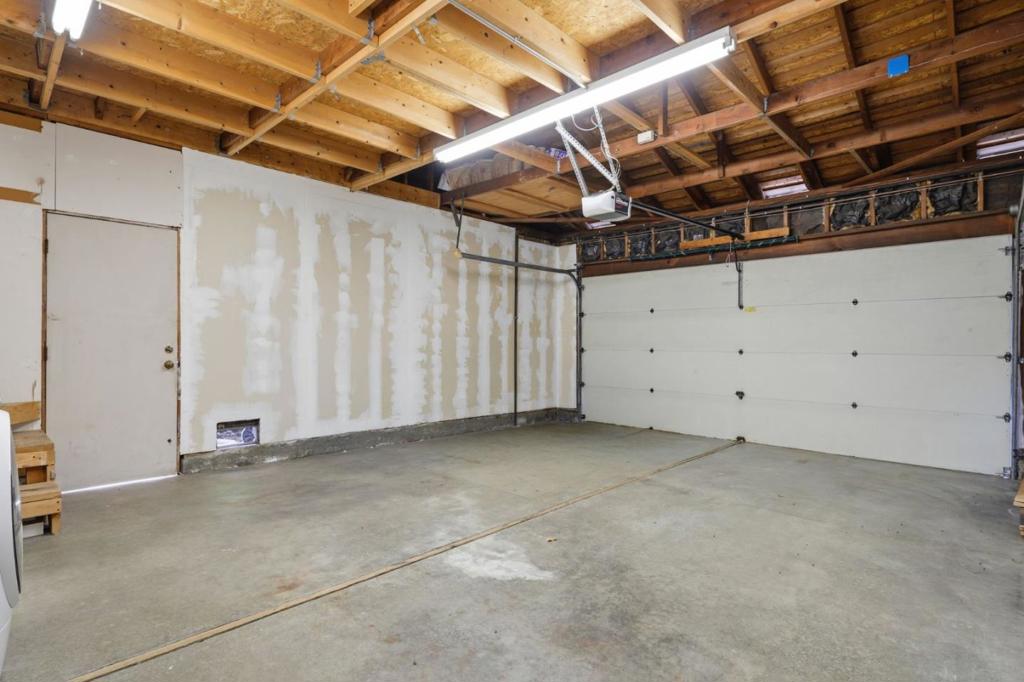 6572 Hidden Creek Drive Property Photo 25