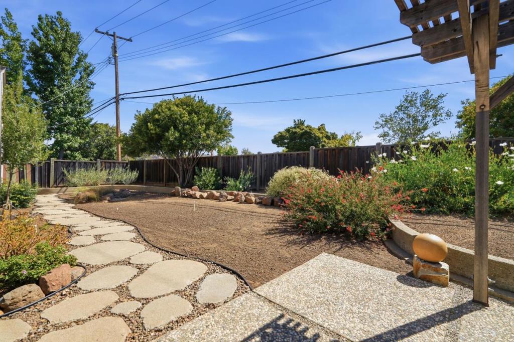 6572 Hidden Creek Drive Property Photo 30
