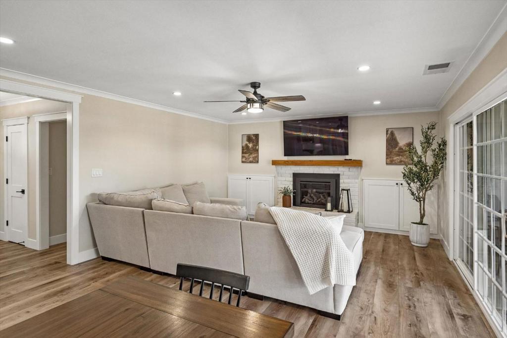 7821 Filice Drive Property Photo 10
