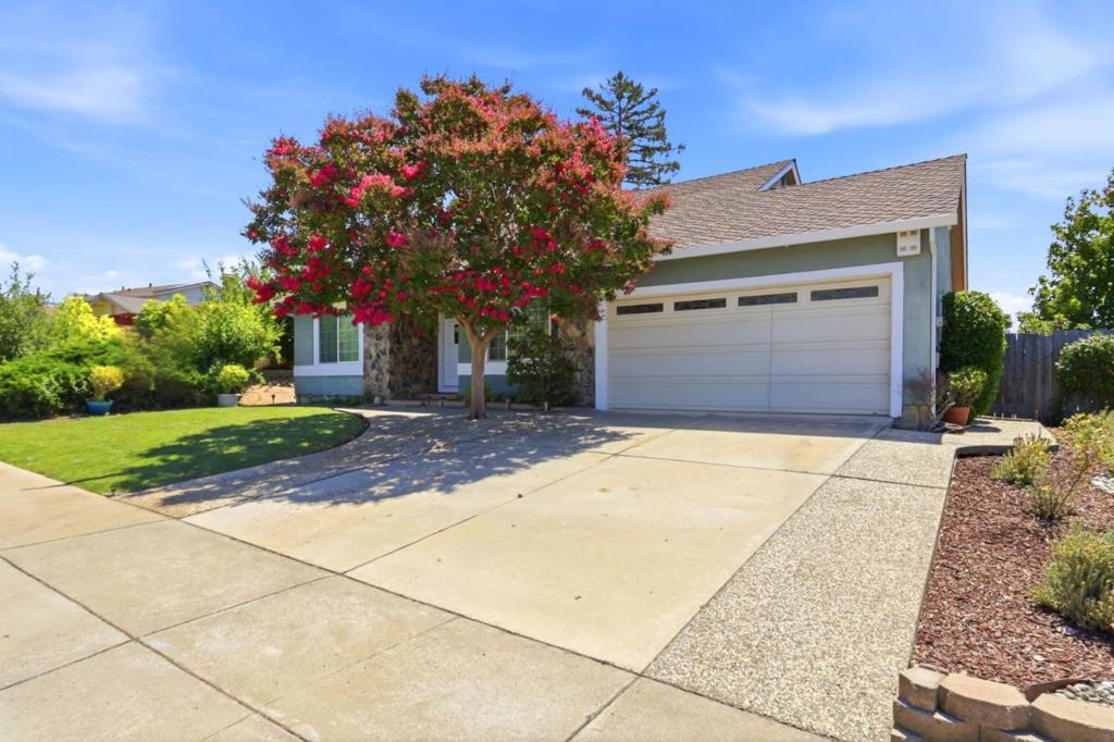 3110 Capelaw Court Property Photo 3
