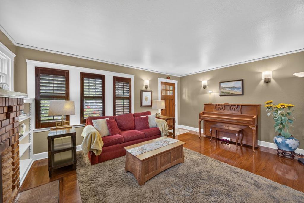 24 Fulton Street Property Photo 13