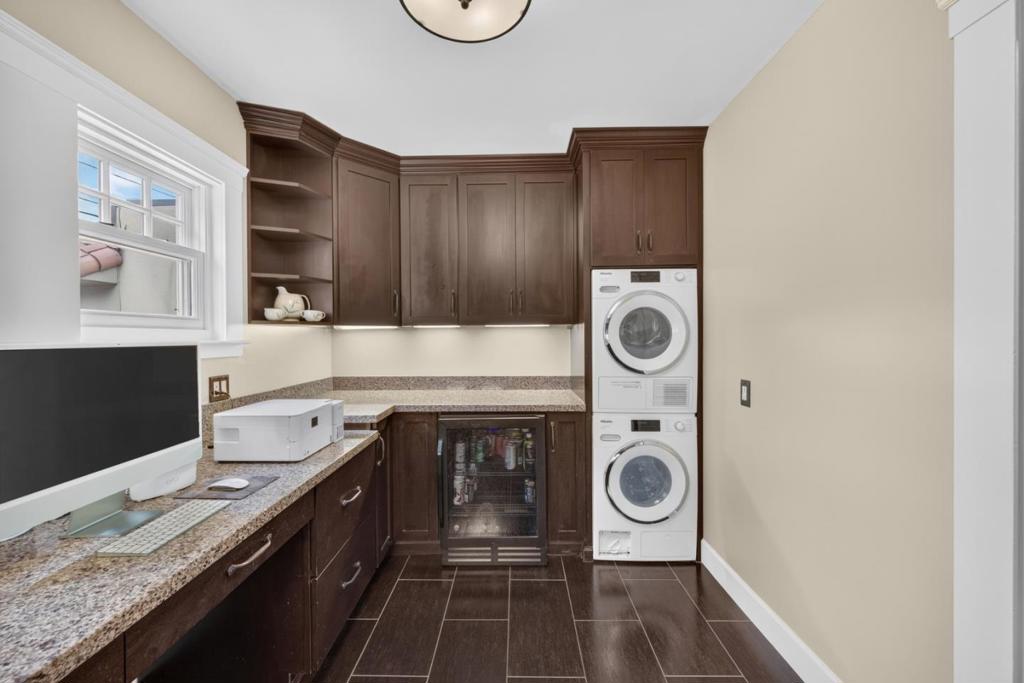 24 Fulton Street Property Photo 23