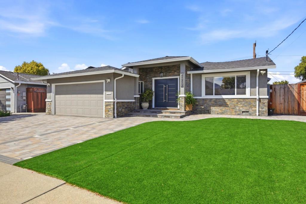 41717 Gifford Street Property Photo