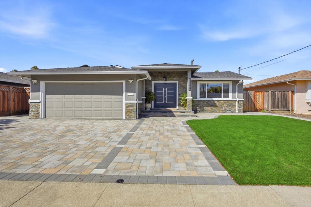 41717 Gifford Street Property Photo 2
