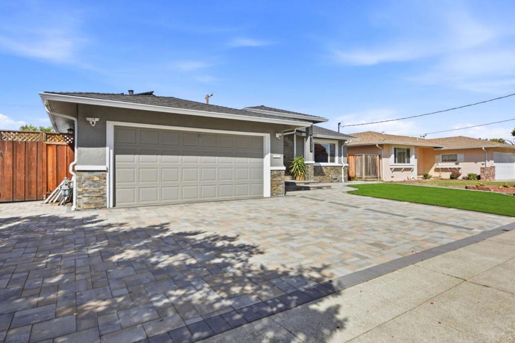 41717 Gifford Street Property Photo 3