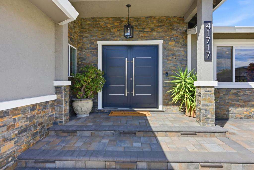 41717 Gifford Street Property Photo 4