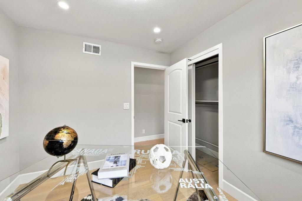 41717 Gifford Street Property Photo 22