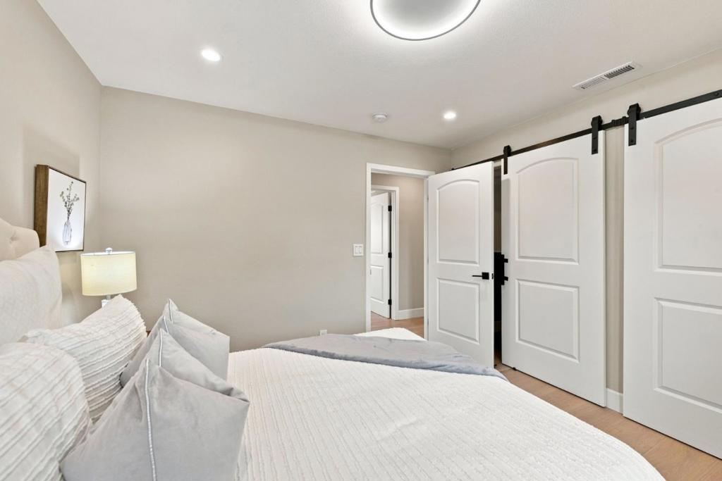 41717 Gifford Street Property Photo 25