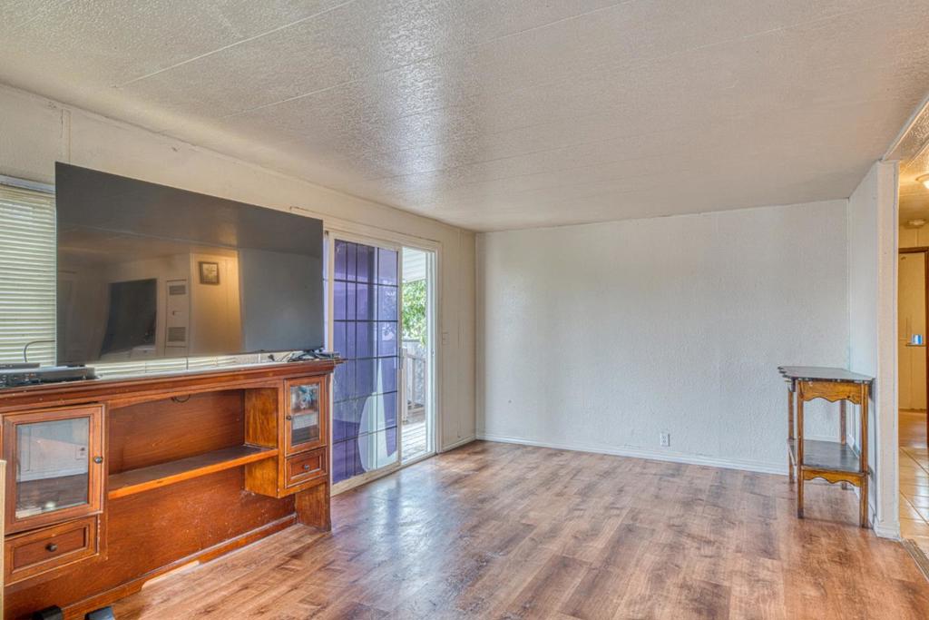 150 Sherwood 64 Property Photo 6