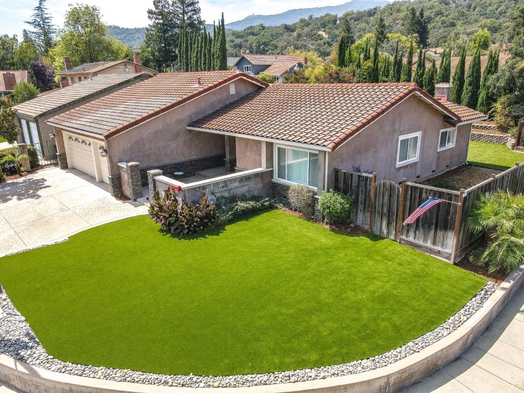 6511 Plainview Court Property Photo 4