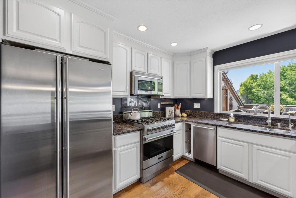 107 Bar Harbor Court Property Photo 18