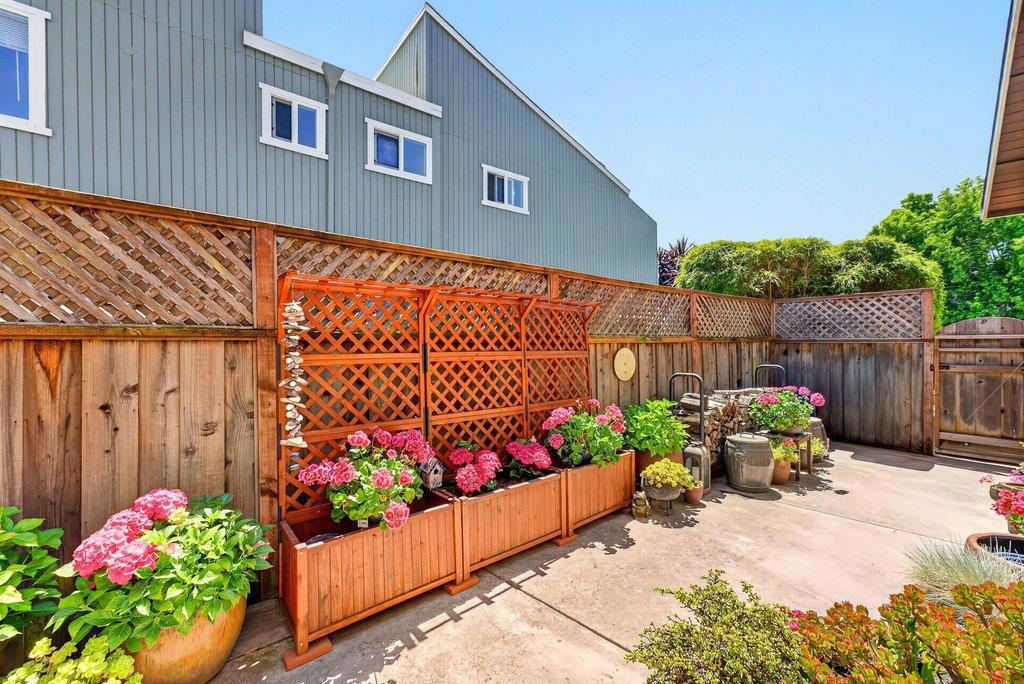 107 Bar Harbor Court Property Photo 42