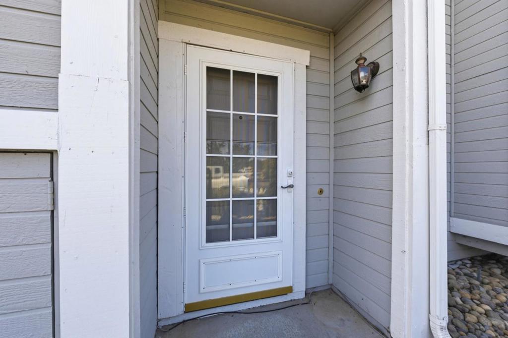 194 Colonade Square Property Photo 4