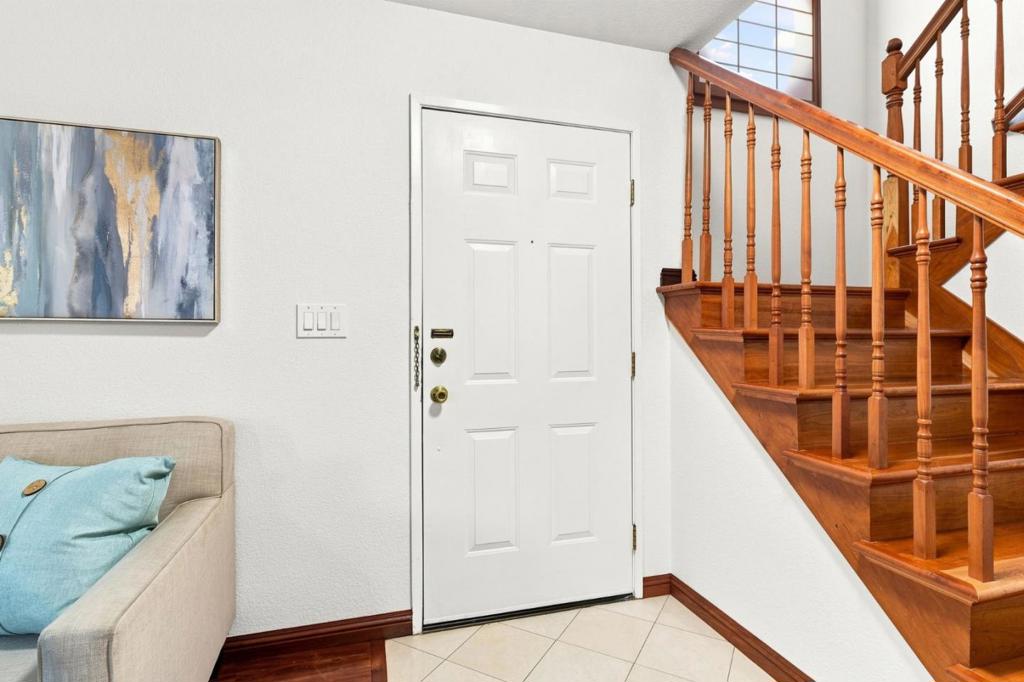 194 Colonade Square Property Photo 7