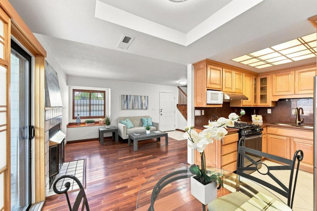 194 Colonade Square Property Photo 16