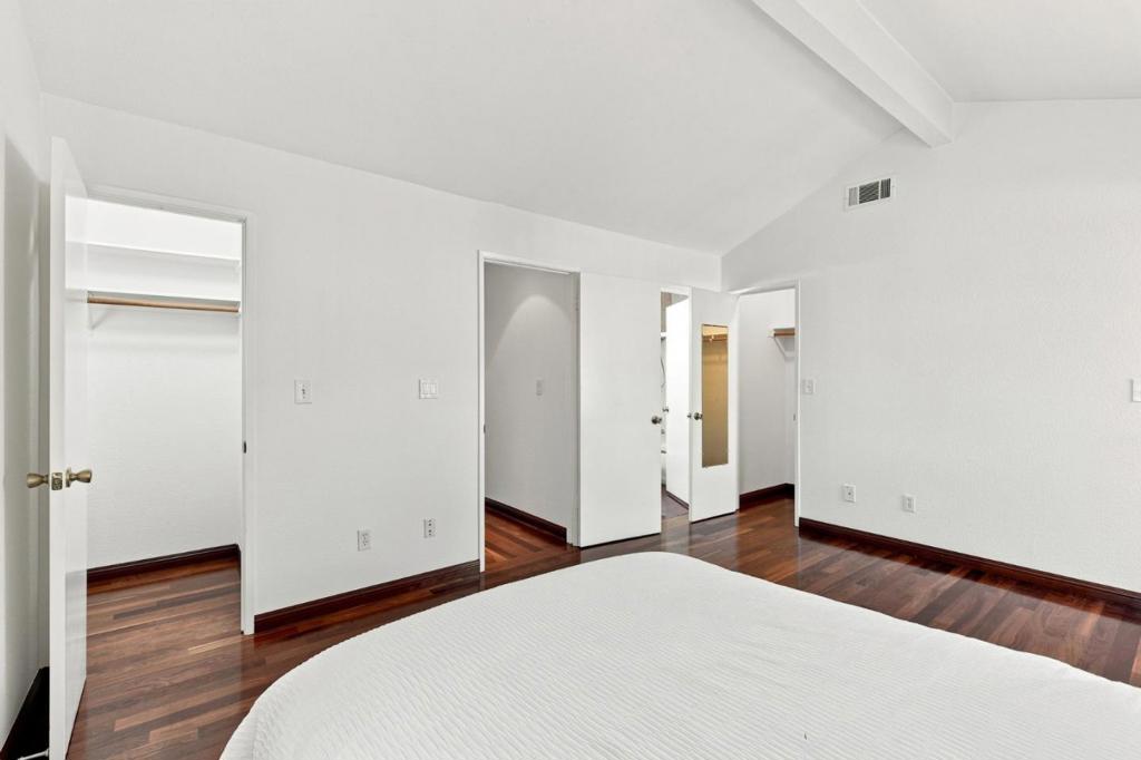 194 Colonade Square Property Photo 21