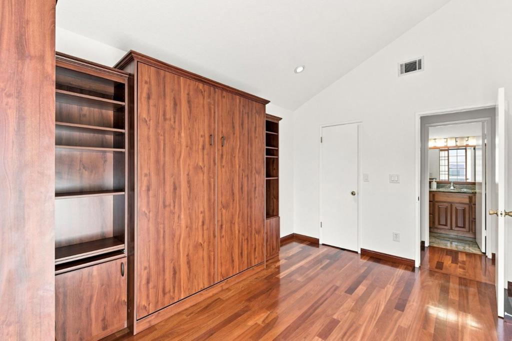 194 Colonade Square Property Photo 29