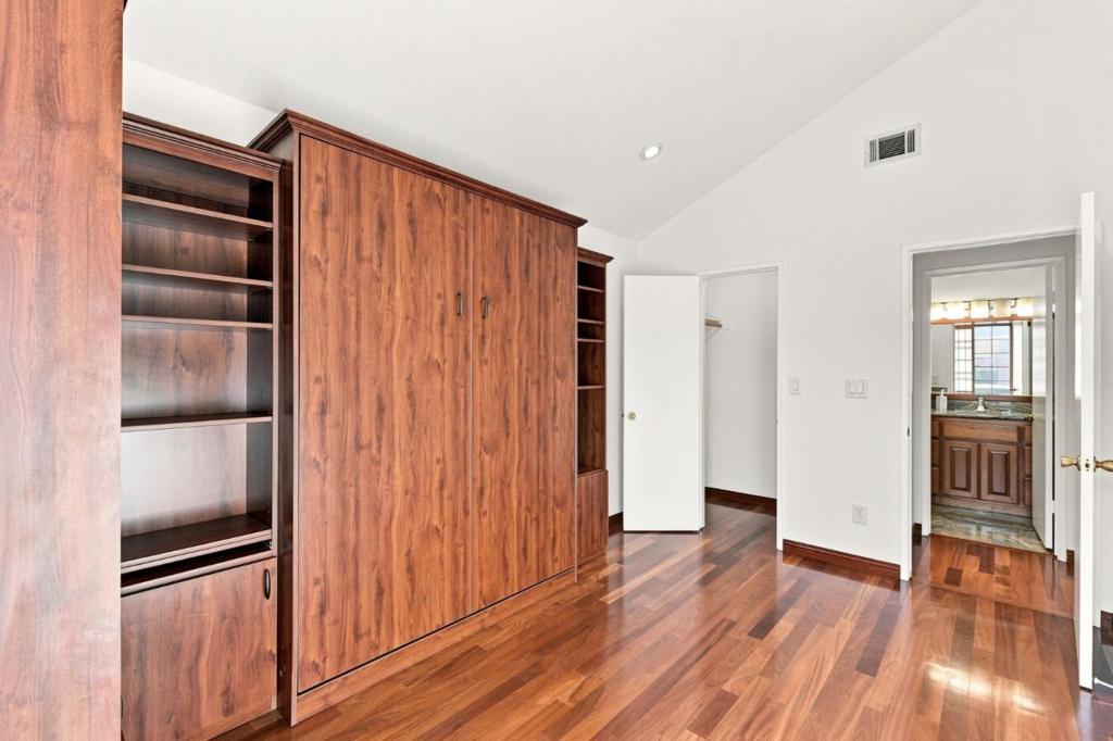 194 Colonade Square Property Photo 30