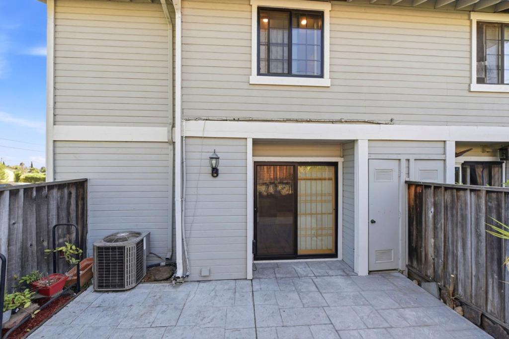 194 Colonade Square Property Photo 37