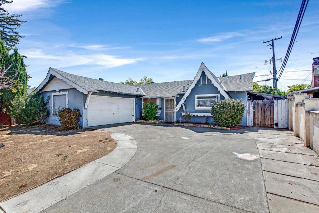 1438 Helmond Lane Property Photo