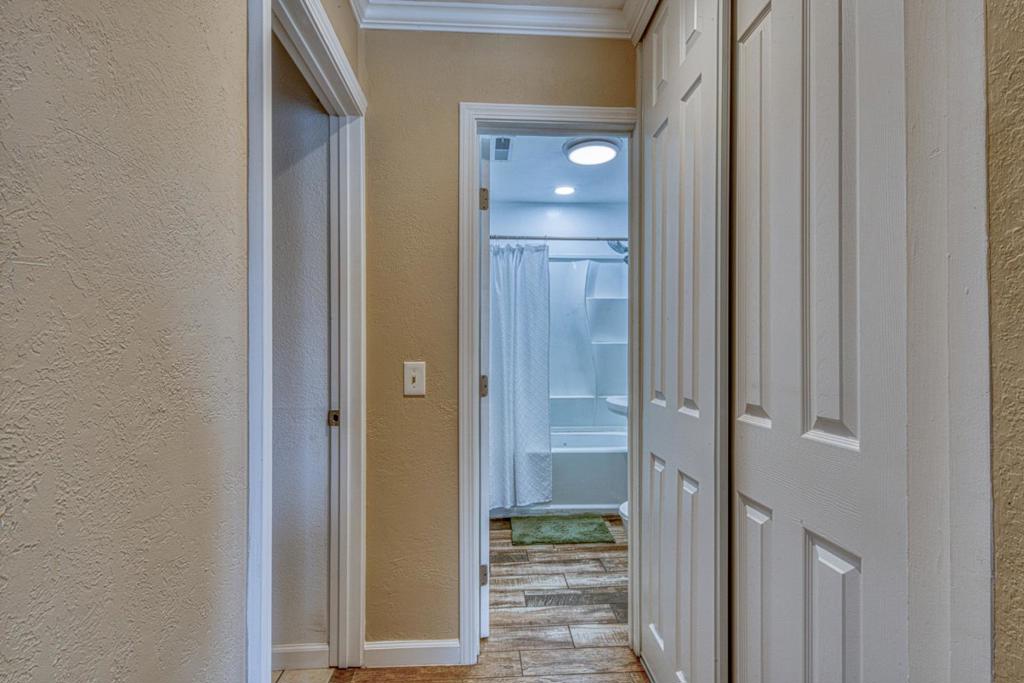 10941 Axtell Street Property Photo 11