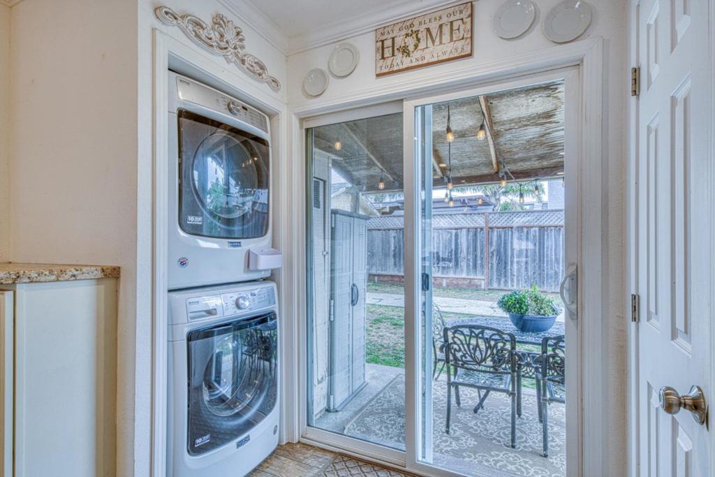 10941 Axtell Street Property Photo 12