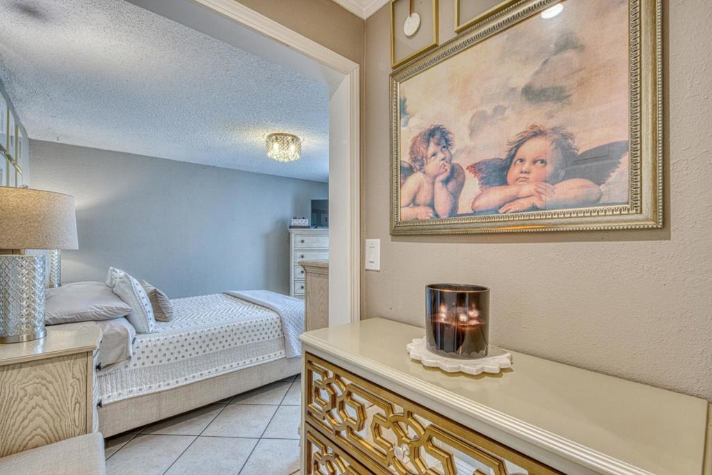 10941 Axtell Street Property Photo 13