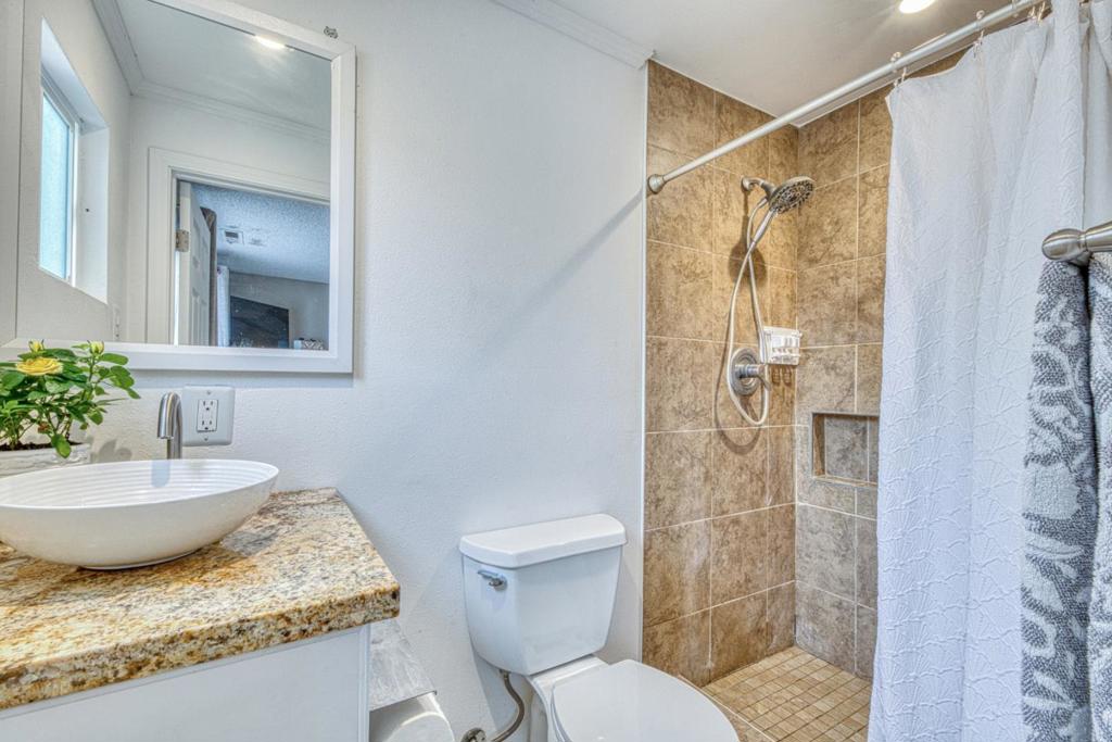 10941 Axtell Street Property Photo 17
