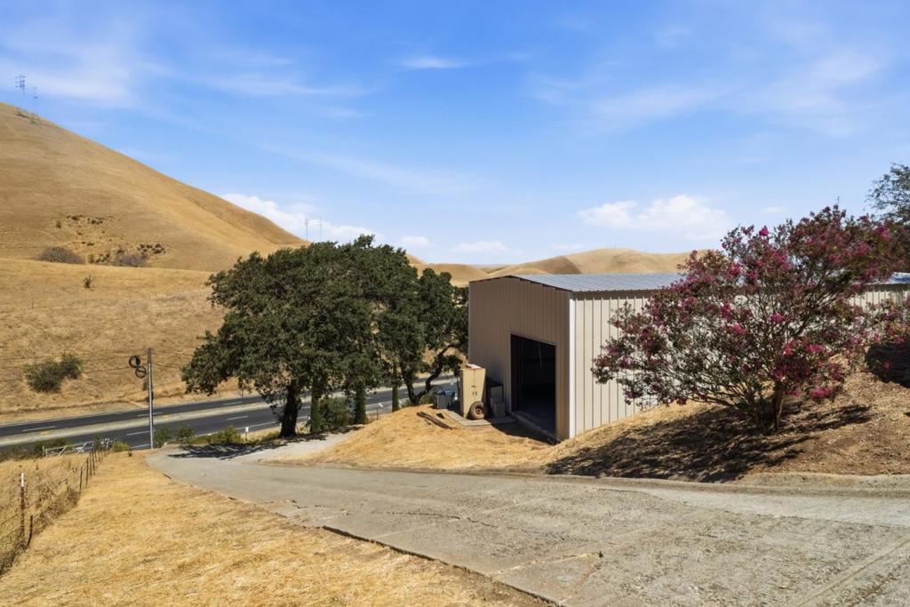2301 Hess Road Property Photo 64