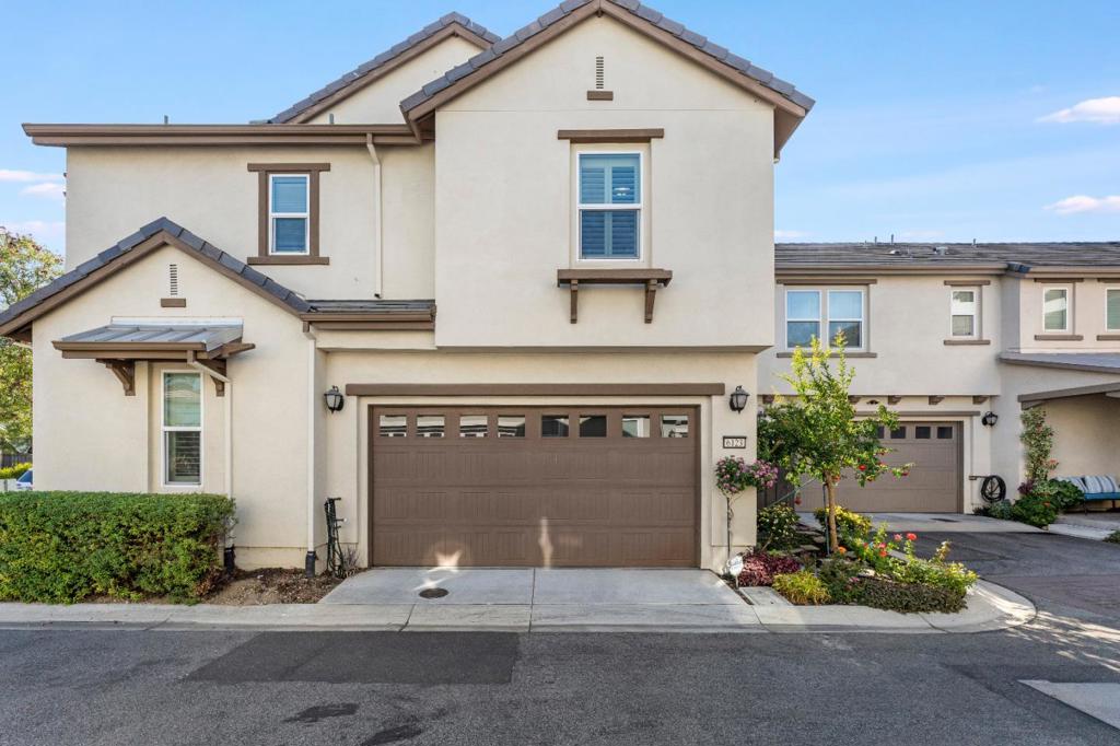 6123 Sunstone Drive Property Photo 3