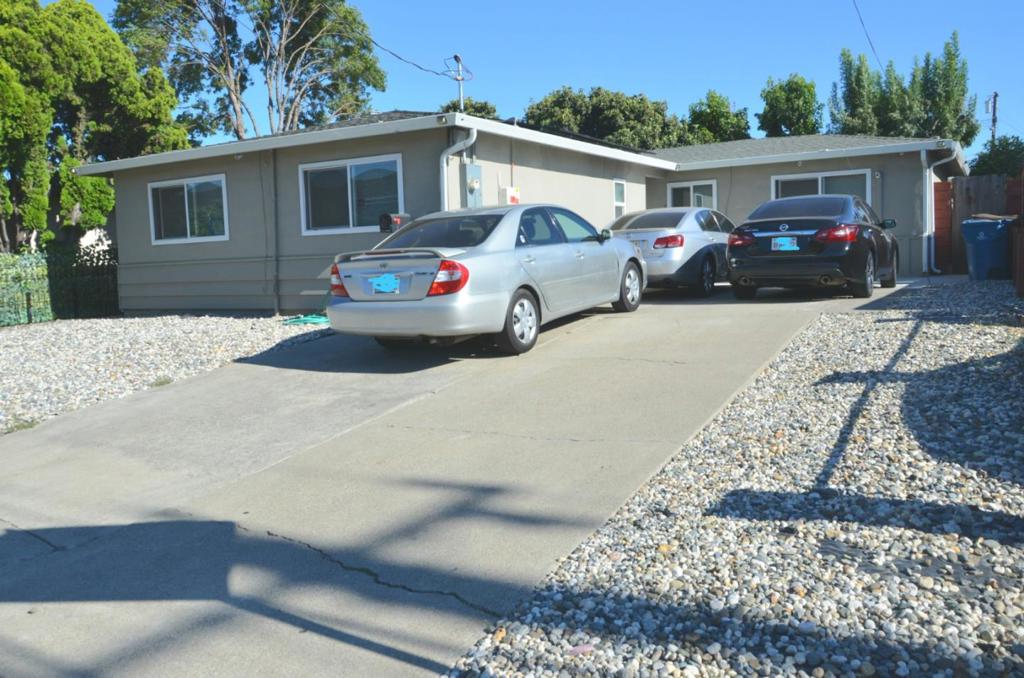322 E Tregallas Road Property Photo 1