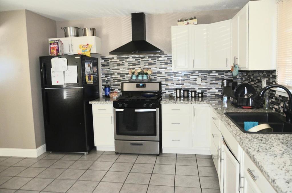 322 E Tregallas Road Property Photo 4