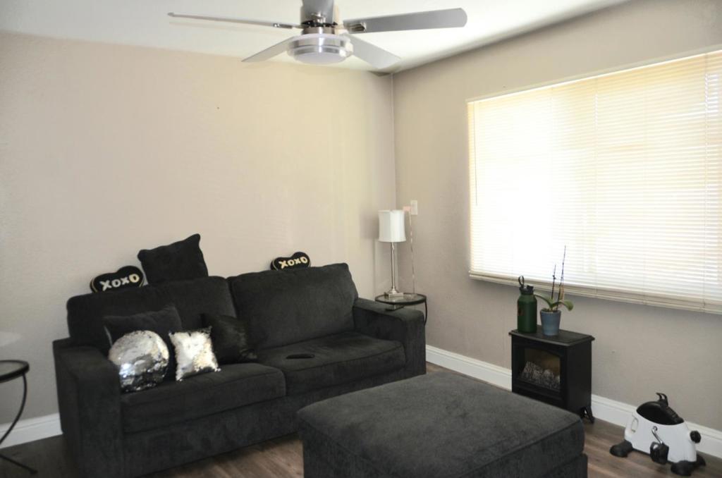 322 E Tregallas Road Property Photo 5