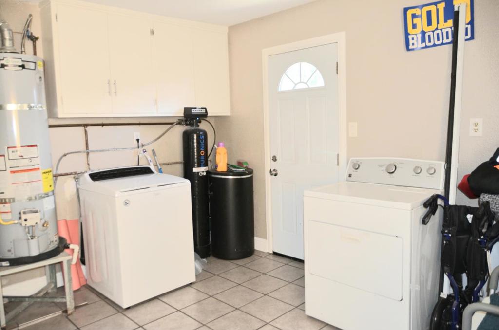 322 E Tregallas Road Property Photo 6