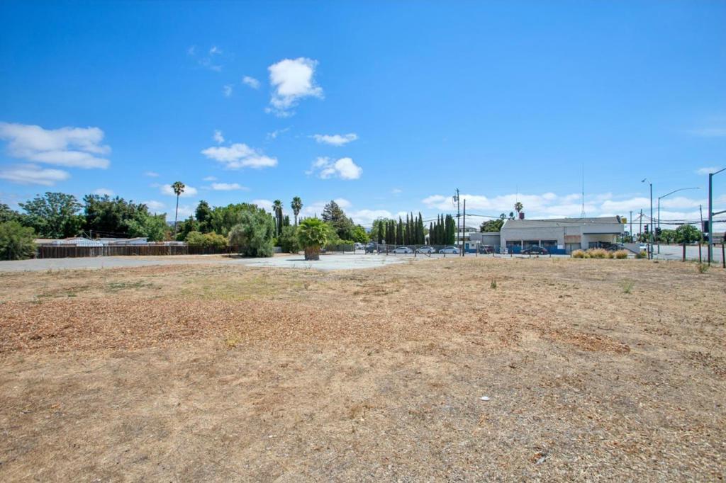 25 Peebles Avenue Property Photo 24