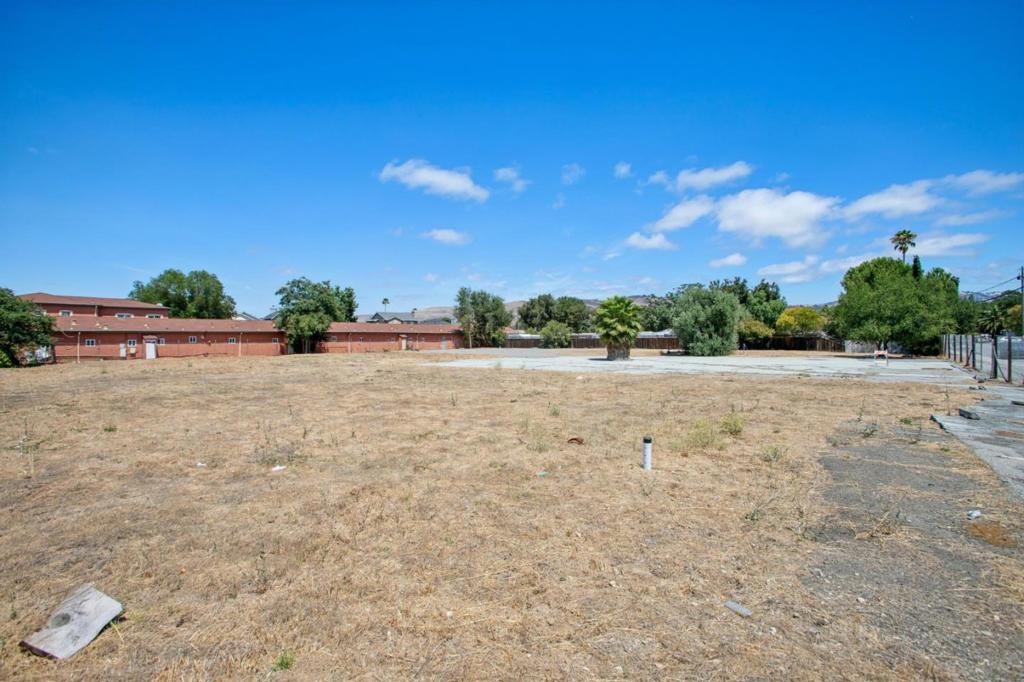 25 Peebles Avenue Property Photo 26