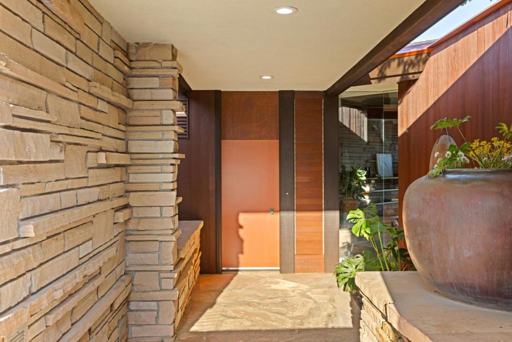 999 N Rodeo Gulch Road Property Photo 8