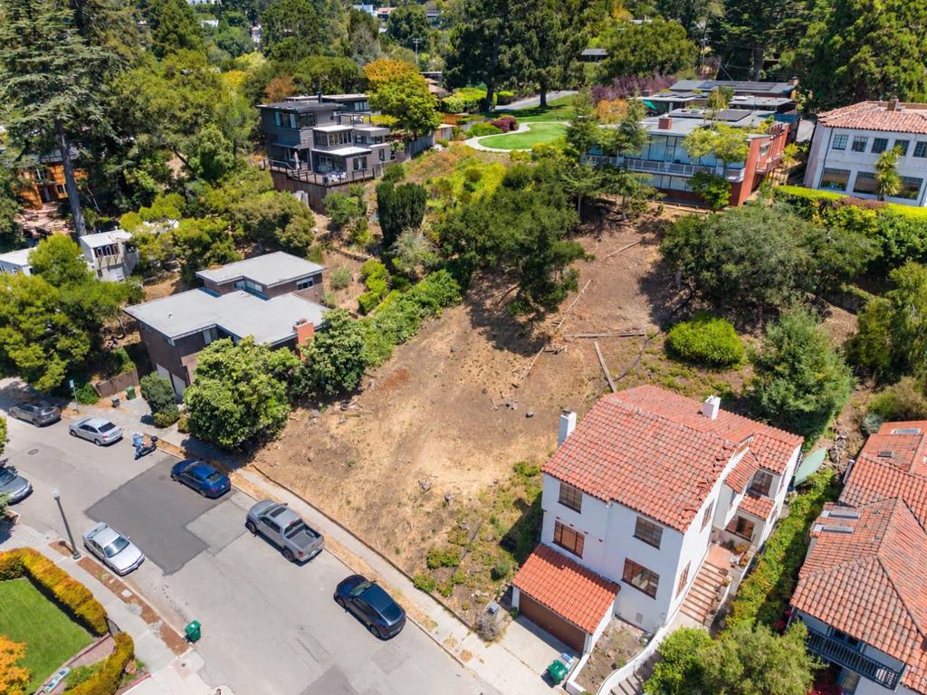 1455 Le Roy Avenue Property Photo 18