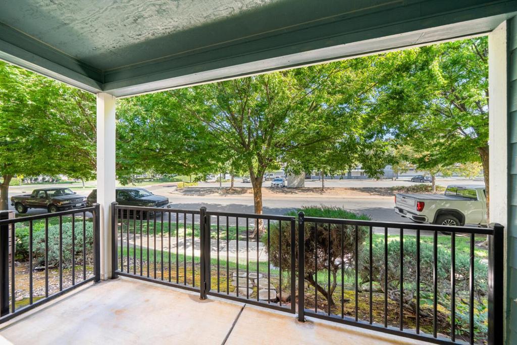 2099 Hartford Drive 8 Property Photo 2