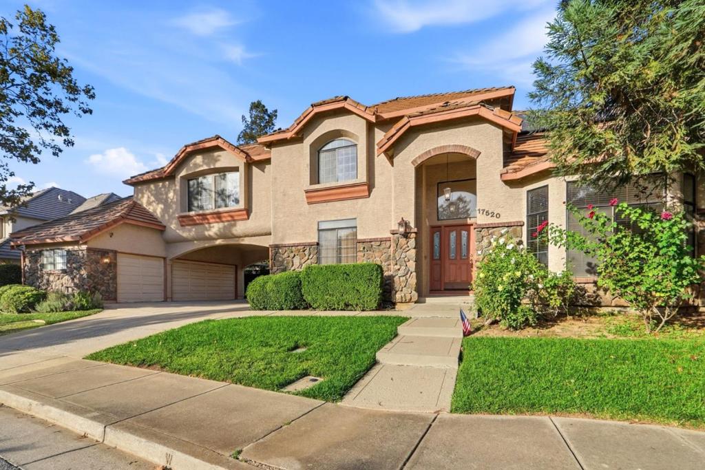 17520 Serene Drive Property Photo 4