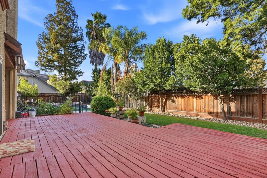 17520 Serene Drive Property Photo 10