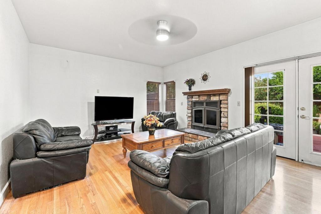 17520 Serene Drive Property Photo 18