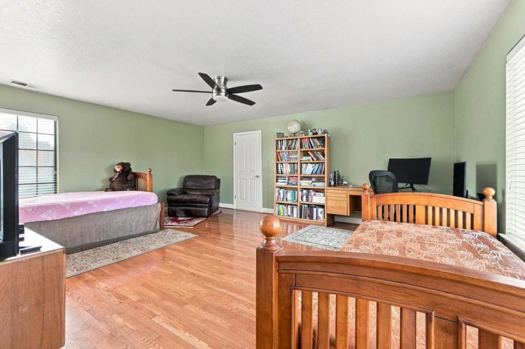 17520 Serene Drive Property Photo 34