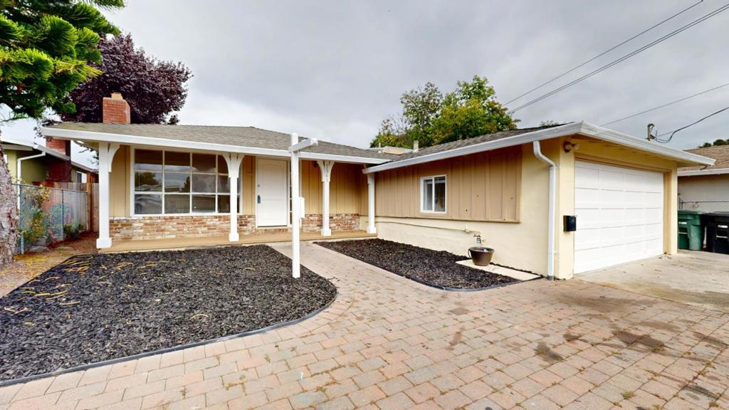 2543 Hazelwood Way Property Photo 1