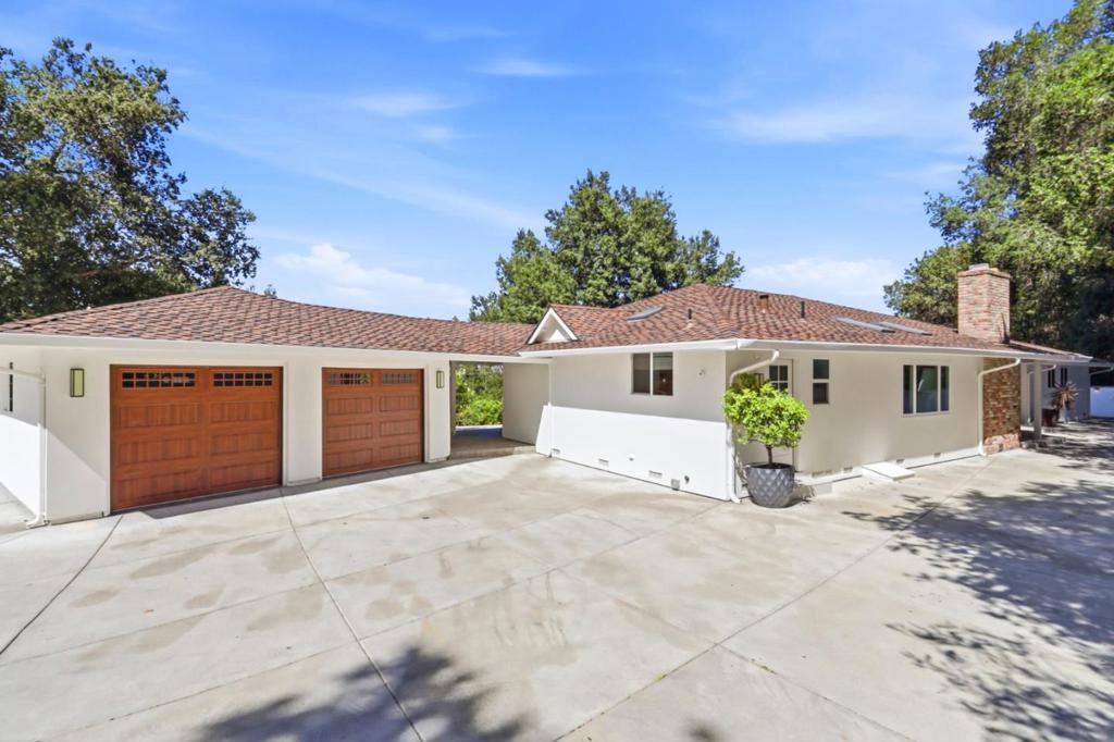 15560 Blossom Hill Road Property Photo