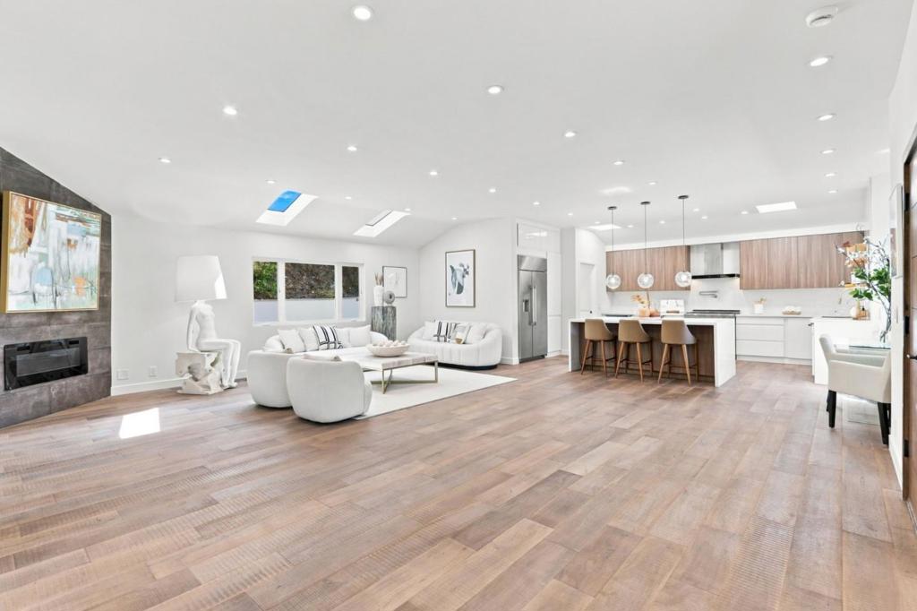 15560 Blossom Hill Road Property Photo 10