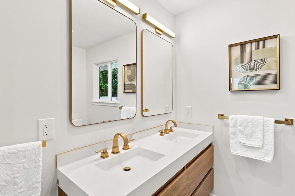 15560 Blossom Hill Road Property Photo 37