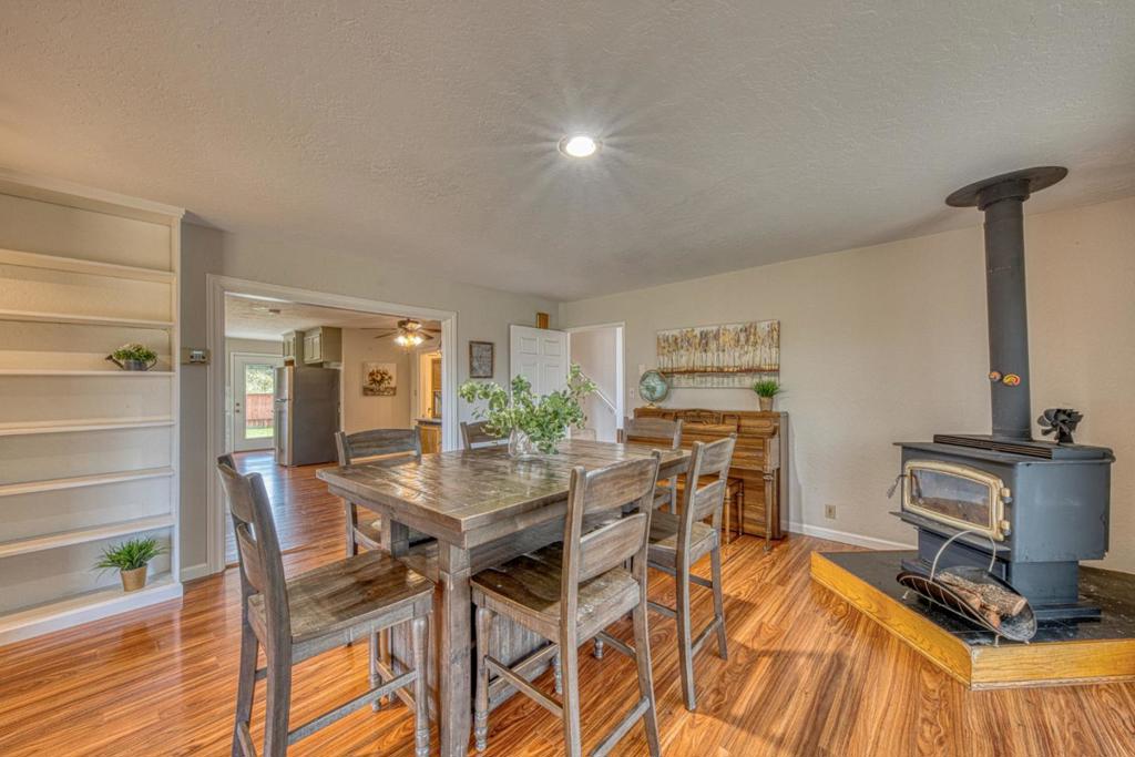 16985 Forrest Lane B Property Photo 12